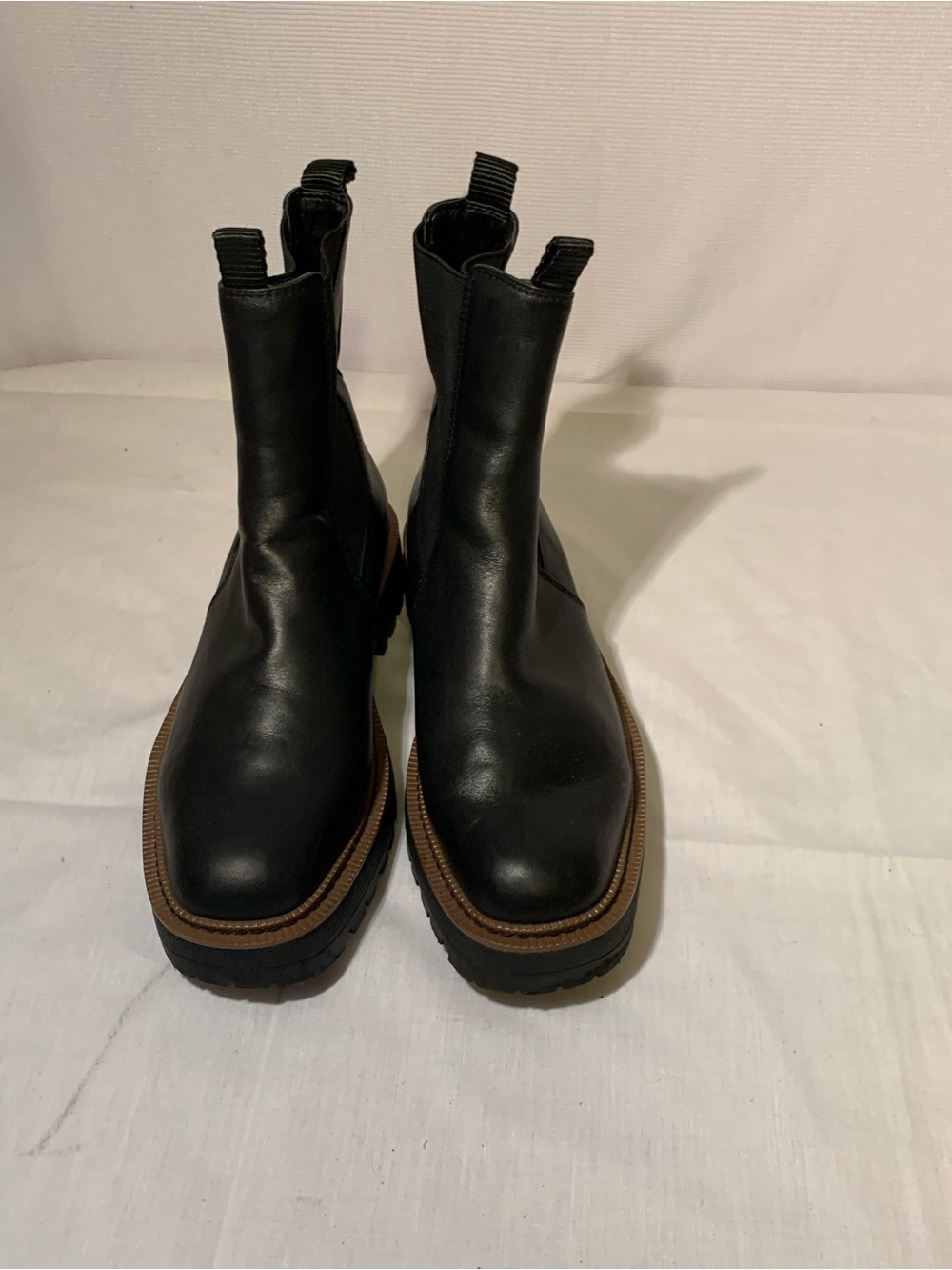 Sam Edelman Laguna Waterproof Lug
Sole Chelsea Boot size 9